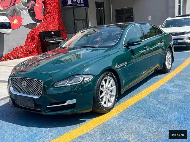Jaguar XJ