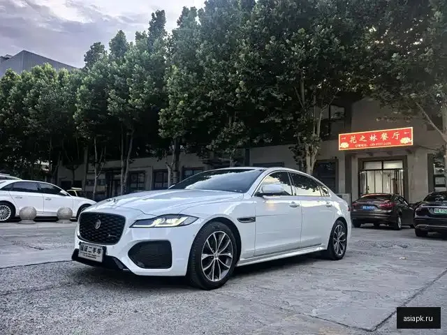 Jaguar XF