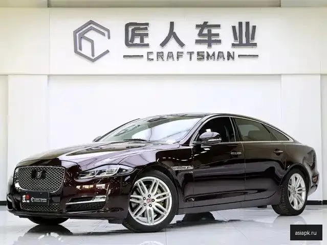 Jaguar XJ