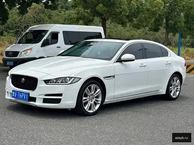 Jaguar XE