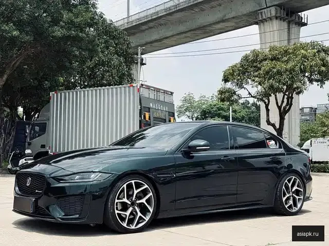 Jaguar XE
