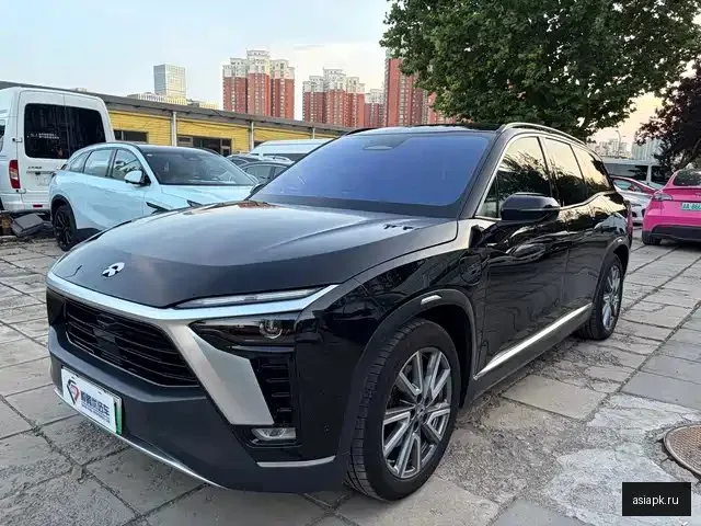 Nio ES8