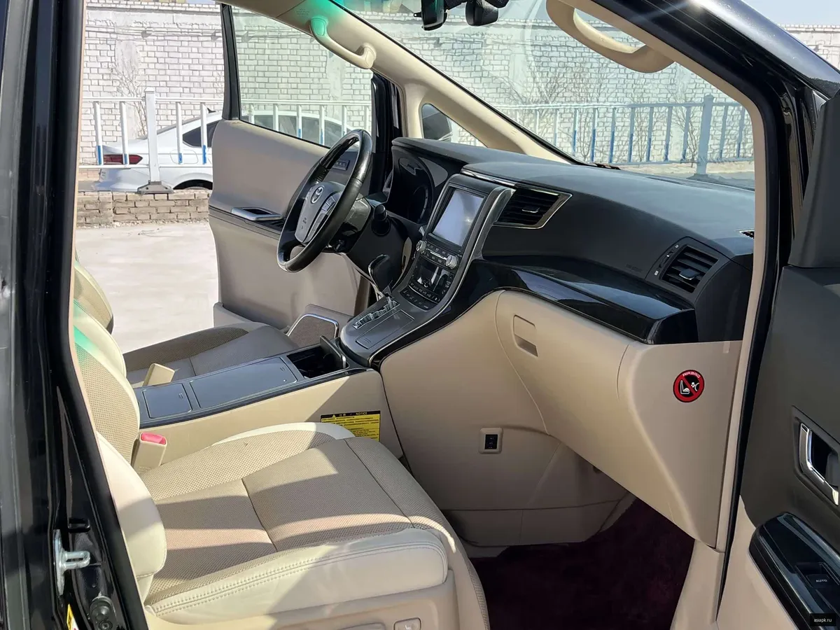 Toyota Alphard 5