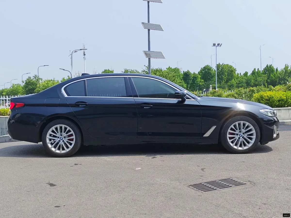 BMW 5-Series 6