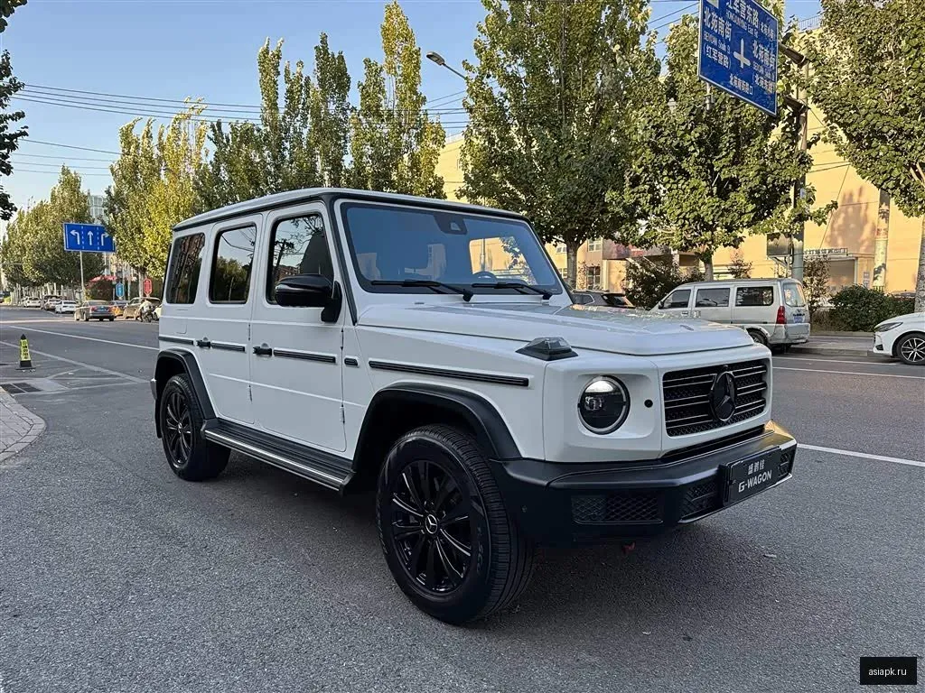 Mercedes-Benz G-Class 4