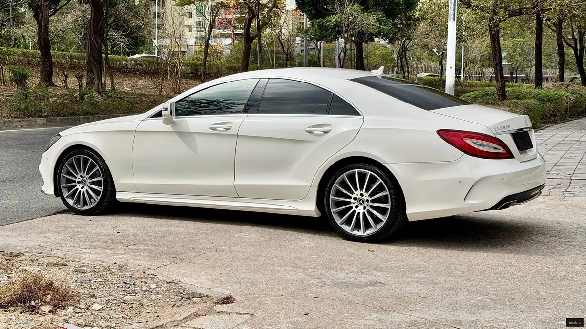 Mercedes-Benz CLS-Class 6