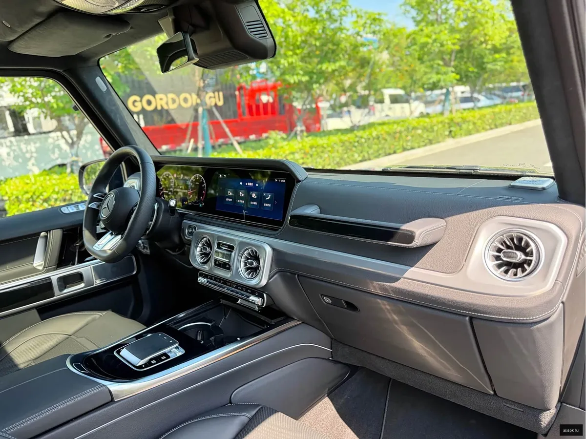 Mercedes-Benz G-Class 6