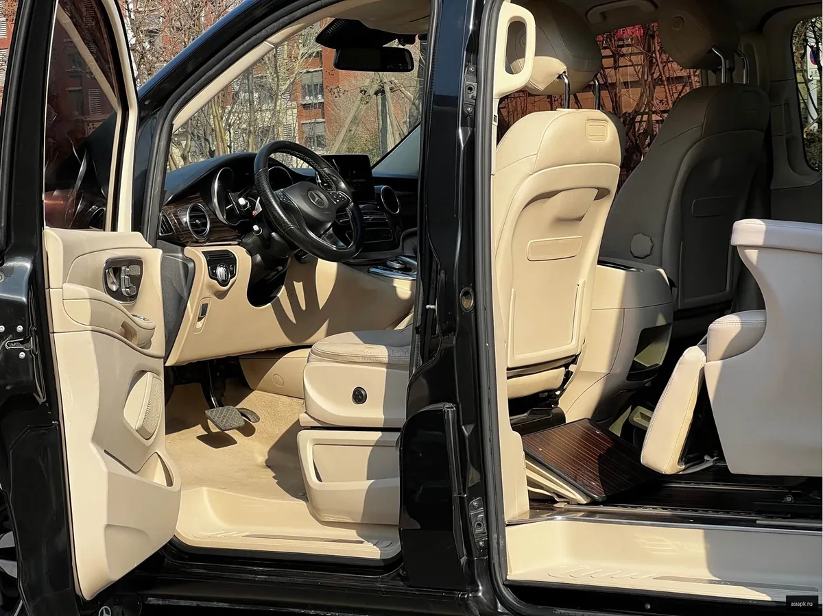 Mercedes-Benz V-Class 5