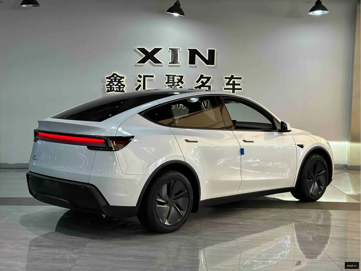 tesla Model Y 5