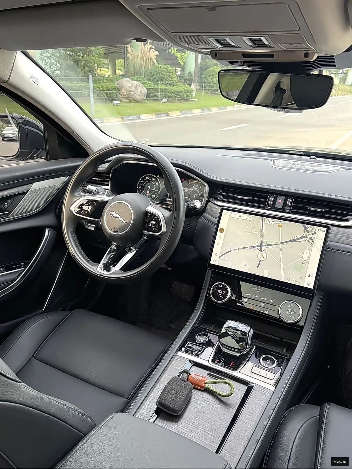 Jaguar XF 5
