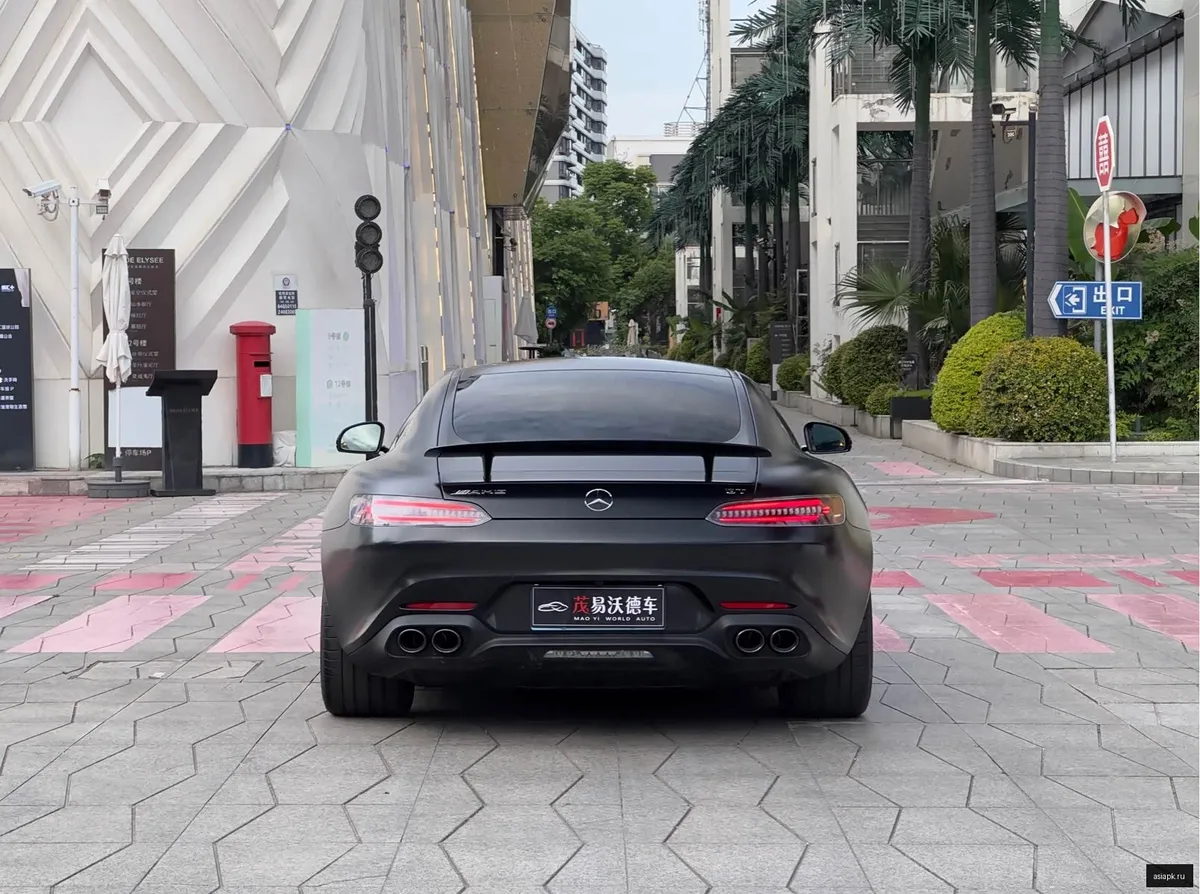 Mercedes-Benz AMG GT 4
