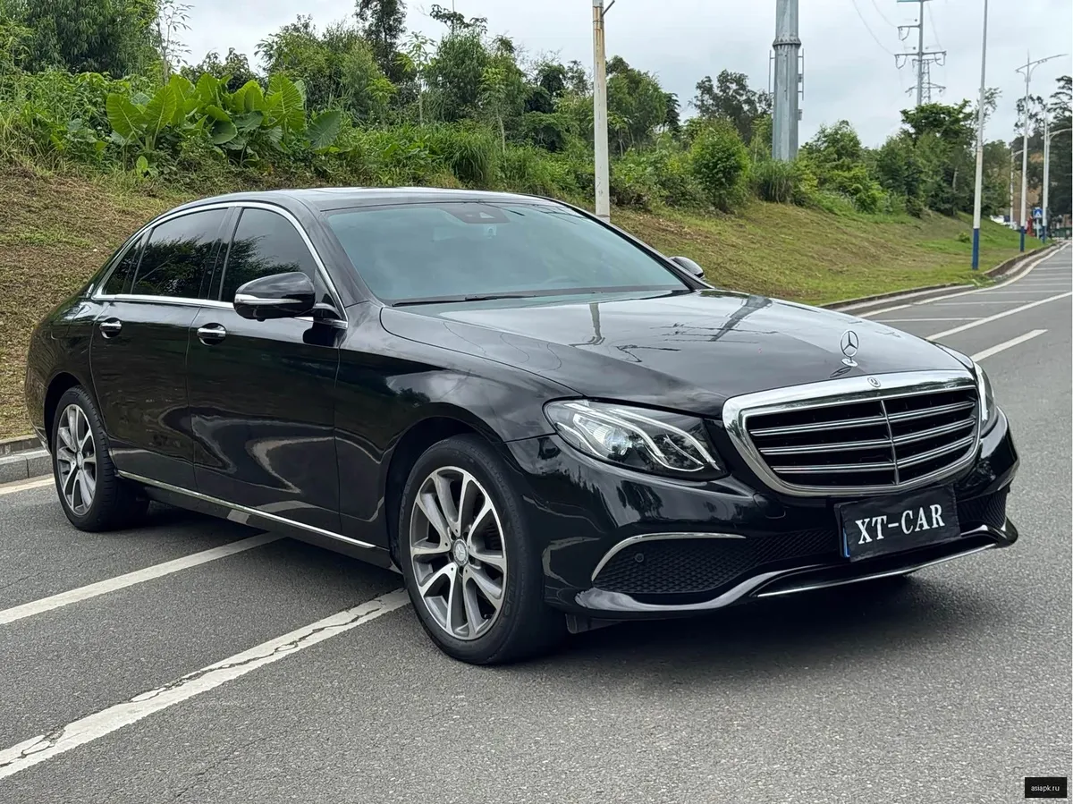 Mercedes-Benz E-Class 3