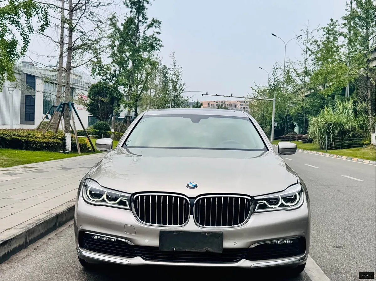 BMW 7-Series 2