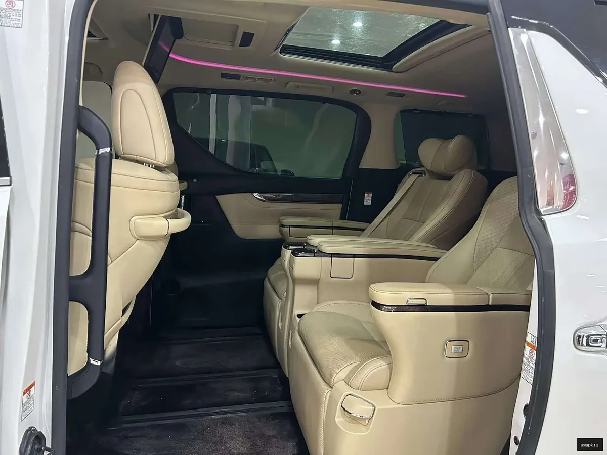 Toyota Vellfire 6
