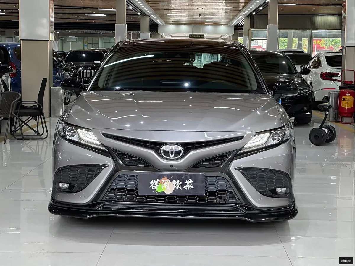 Toyota Camry 2