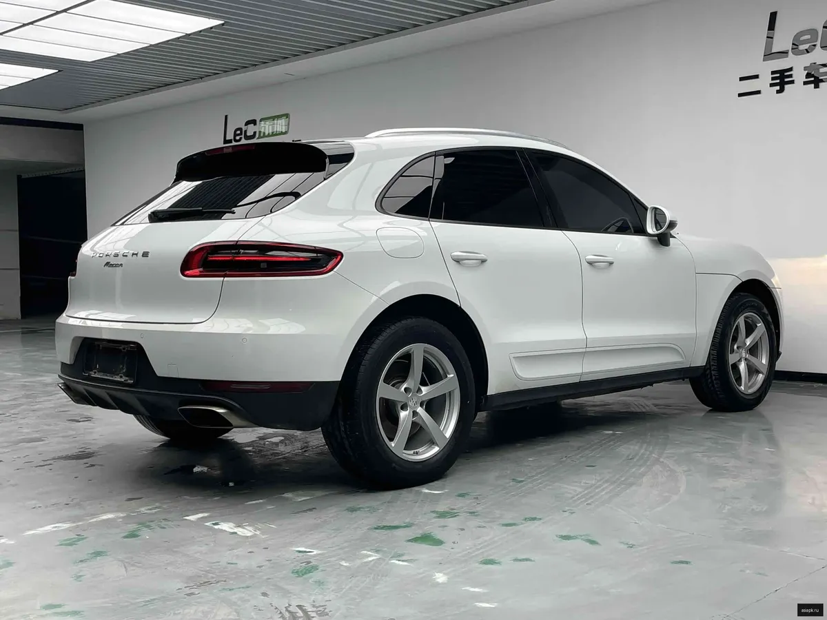 Porsche Macan 4