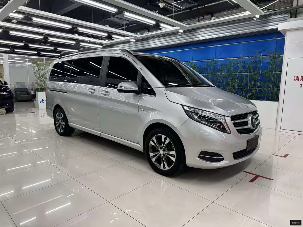 Mercedes-Benz V-Class 2