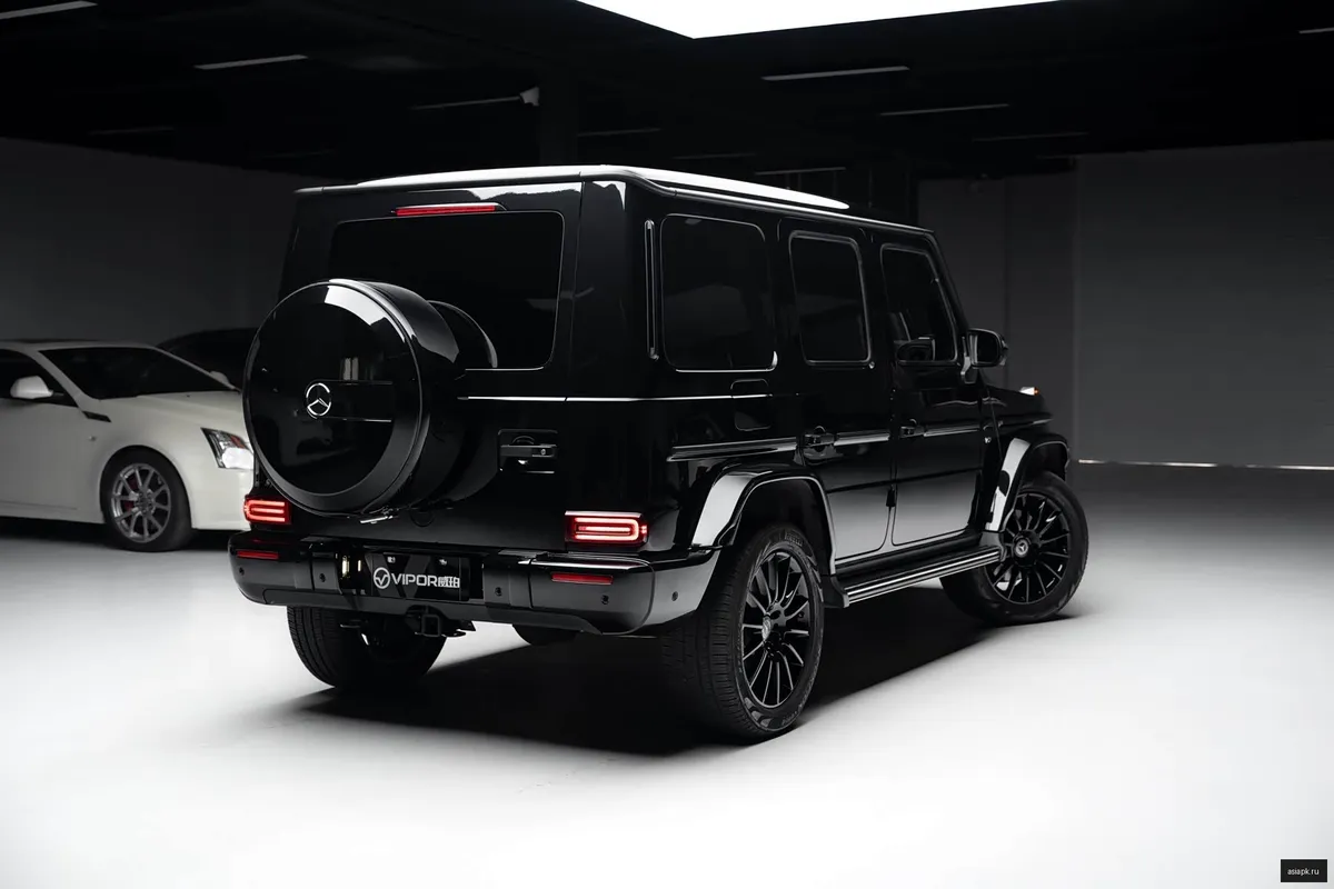 Mercedes-Benz G-Class 4