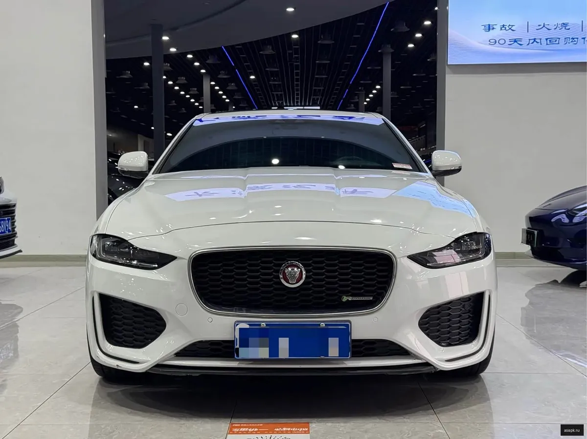 Jaguar XE 2