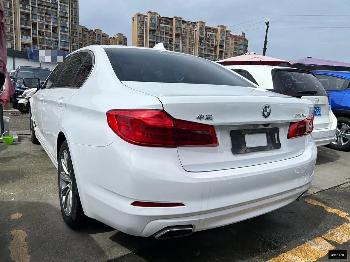 BMW 5-Series 4