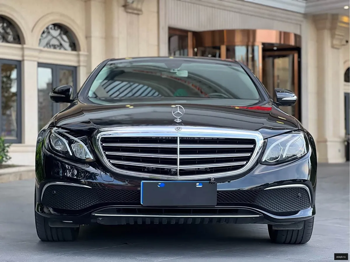 Mercedes-Benz E-Class 2