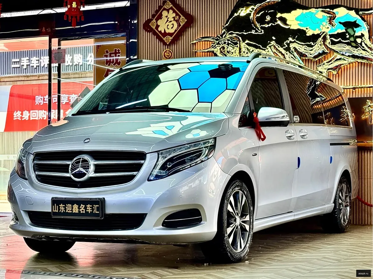 Mercedes-Benz V-Class 2