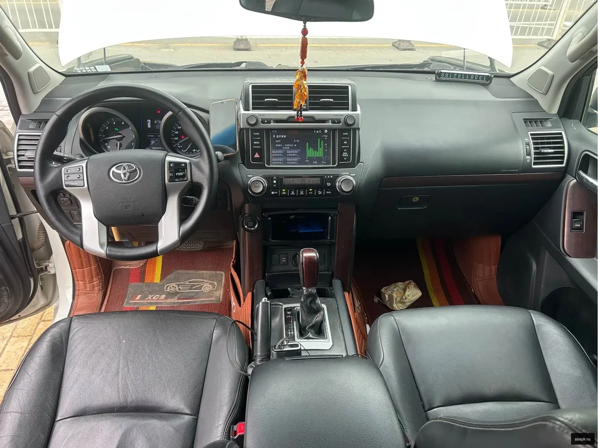 Toyota Land Cruiser Prado 6