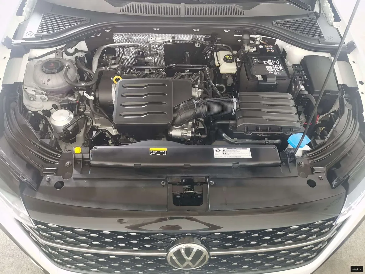 Volkswagen Lavida 4