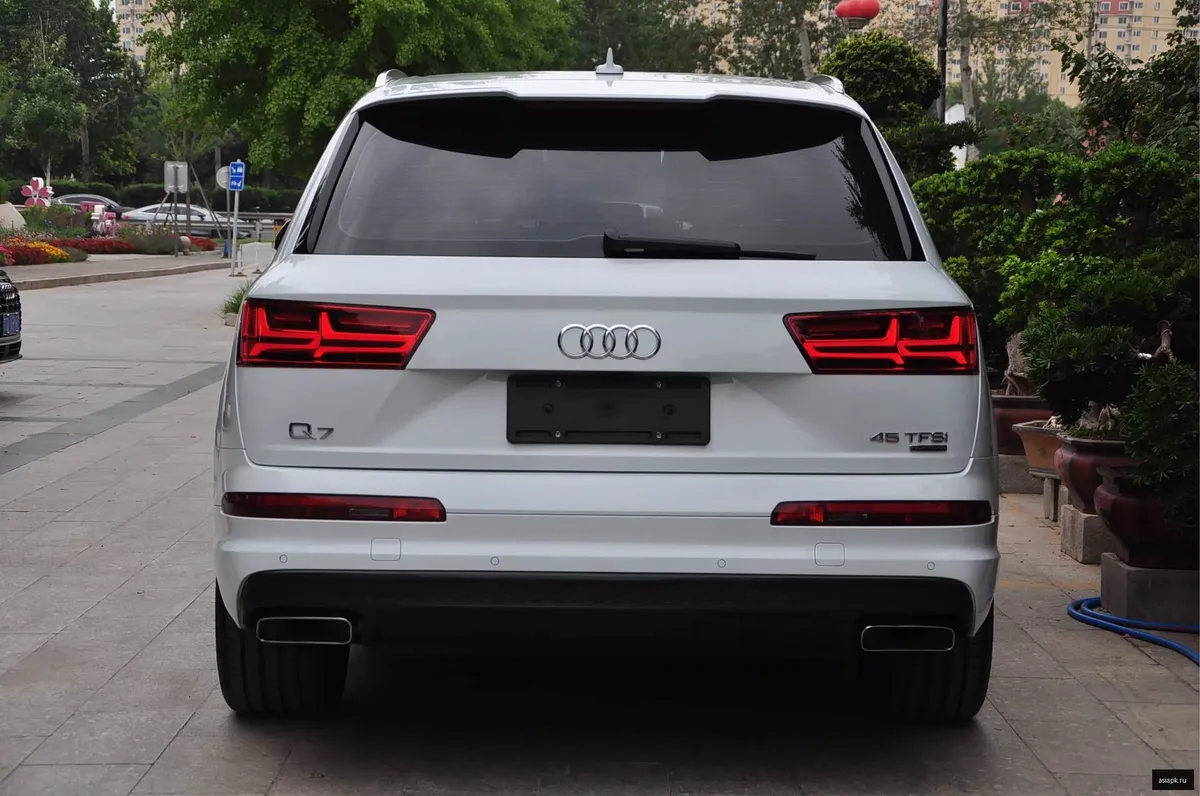 Audi Q7 5
