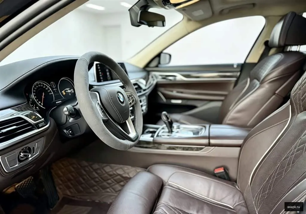 BMW 7-Series 4