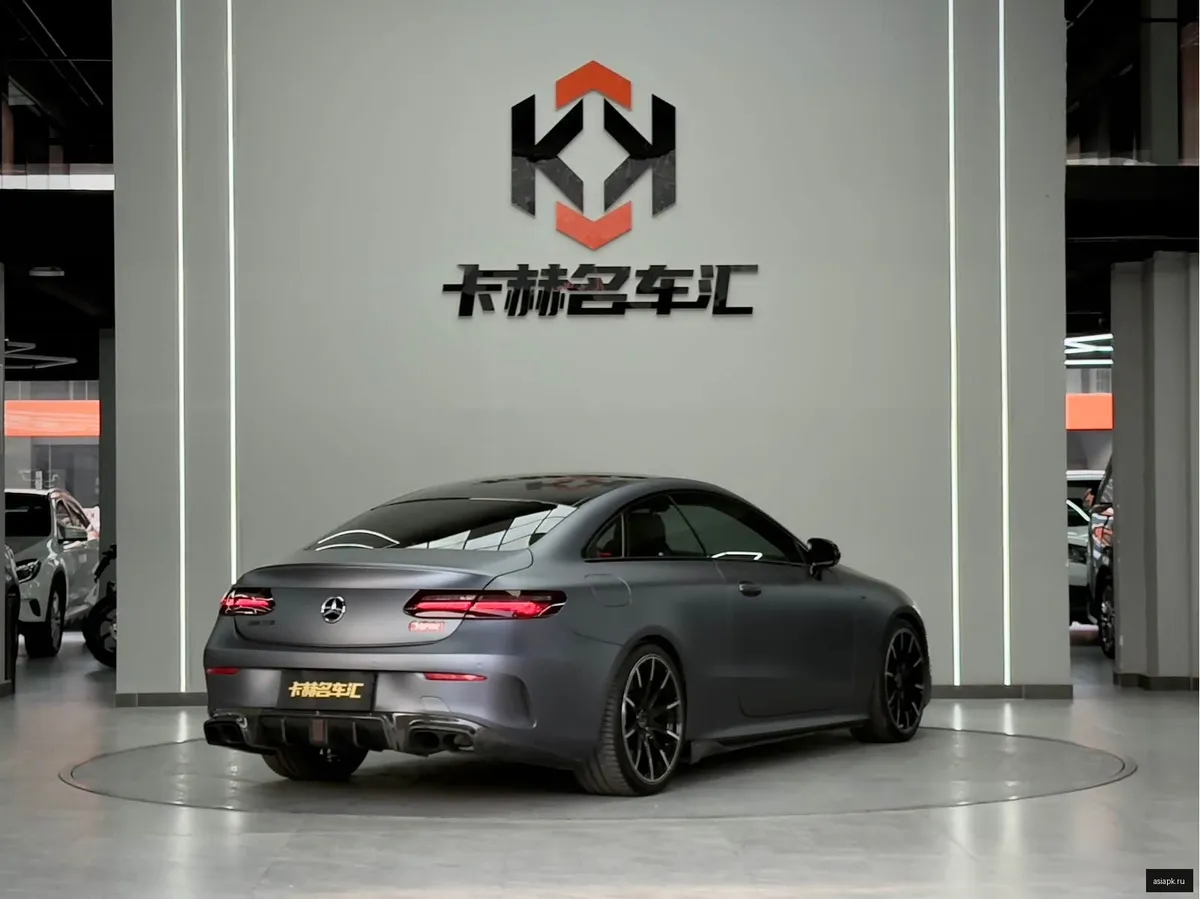 Mercedes-Benz E-Class 4