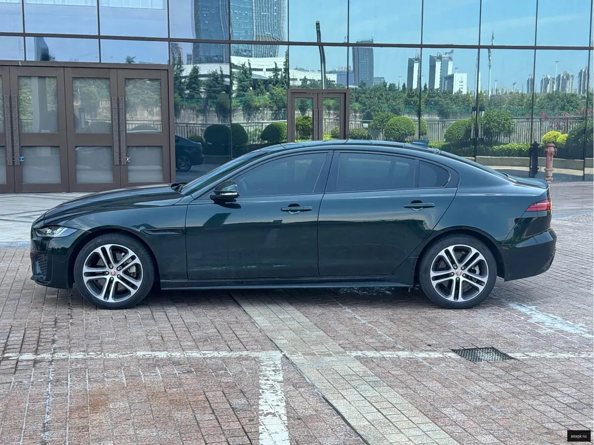 Jaguar XE 3