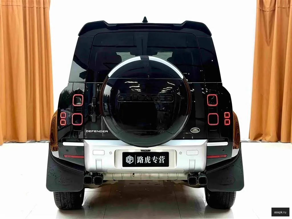 Land Rover Defender 5