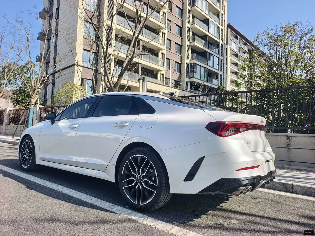 Kia K5 5