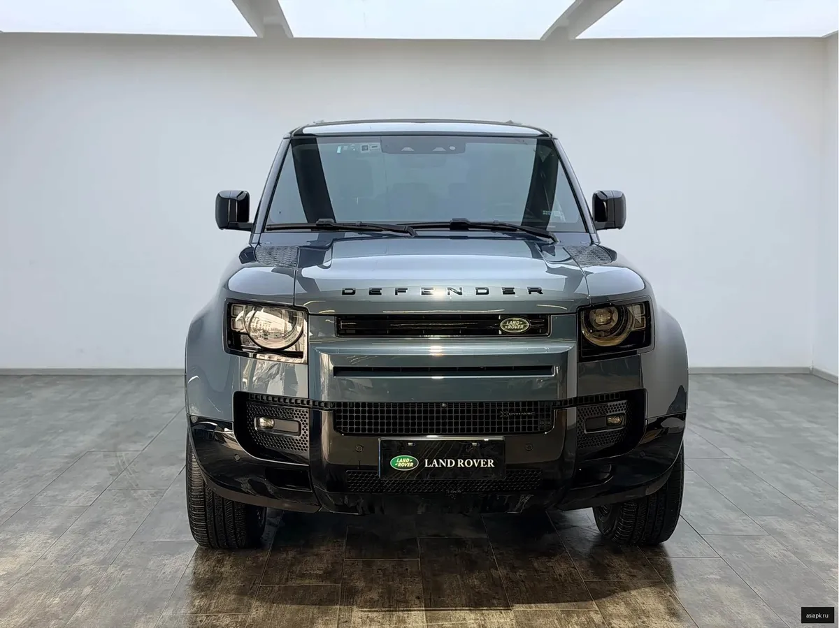 Land Rover Defender 2