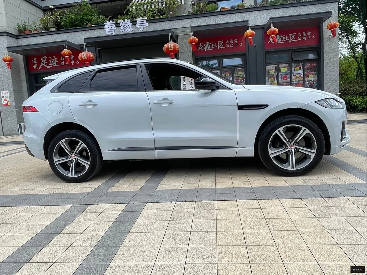 Jaguar F-Pace 4