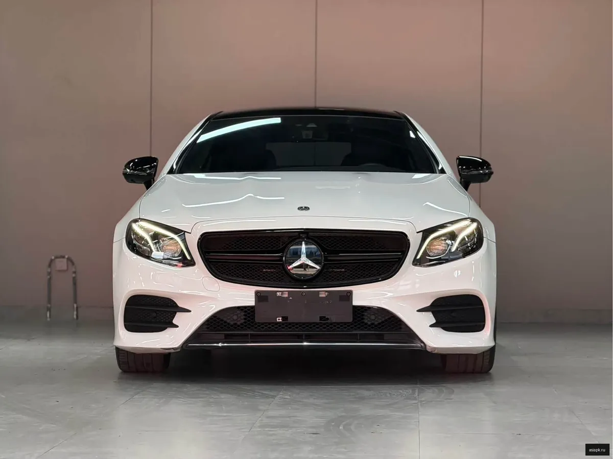 Mercedes-Benz E-Class 2