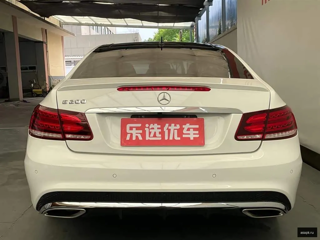 Mercedes-Benz E-Class 4