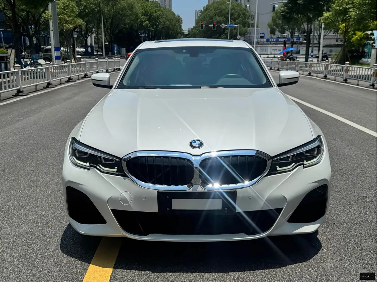 BMW 3-Series 2