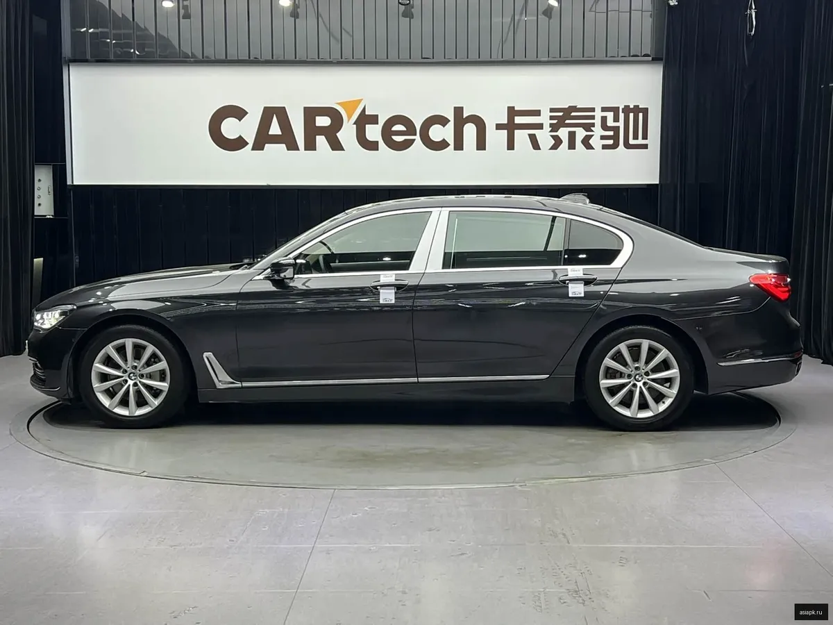 BMW 7-Series 4