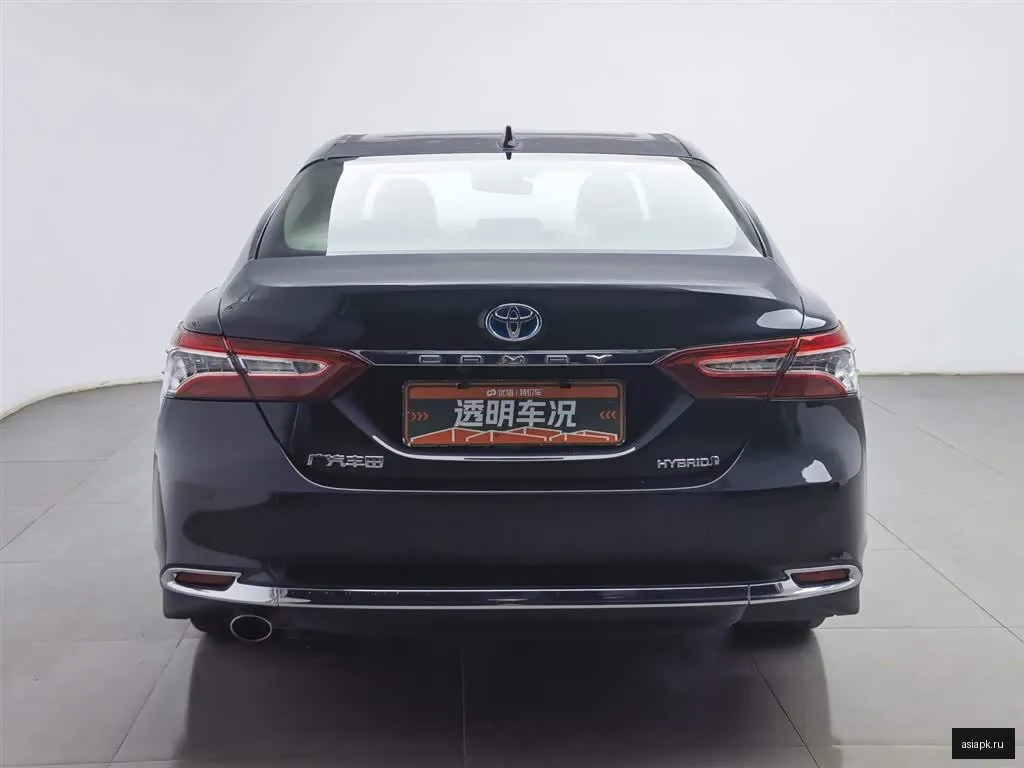 Toyota Camry 4