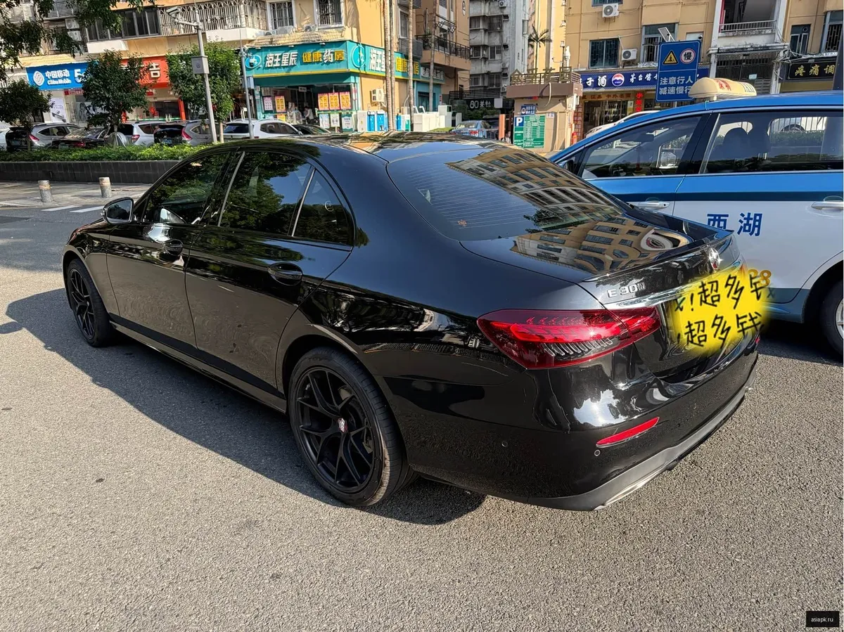 Mercedes-Benz E-Class 6