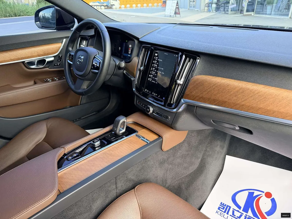 Volvo S90 4