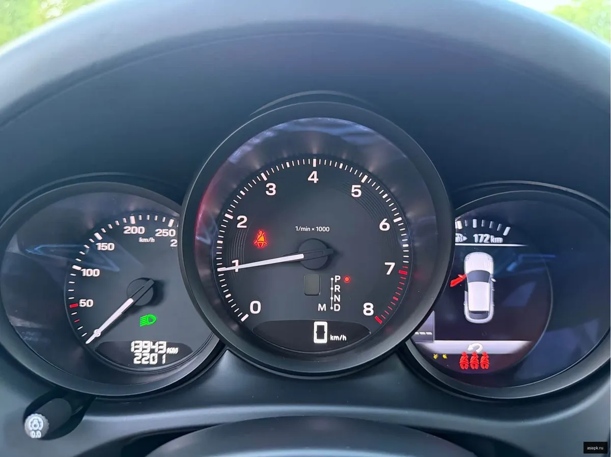 Porsche Macan 4