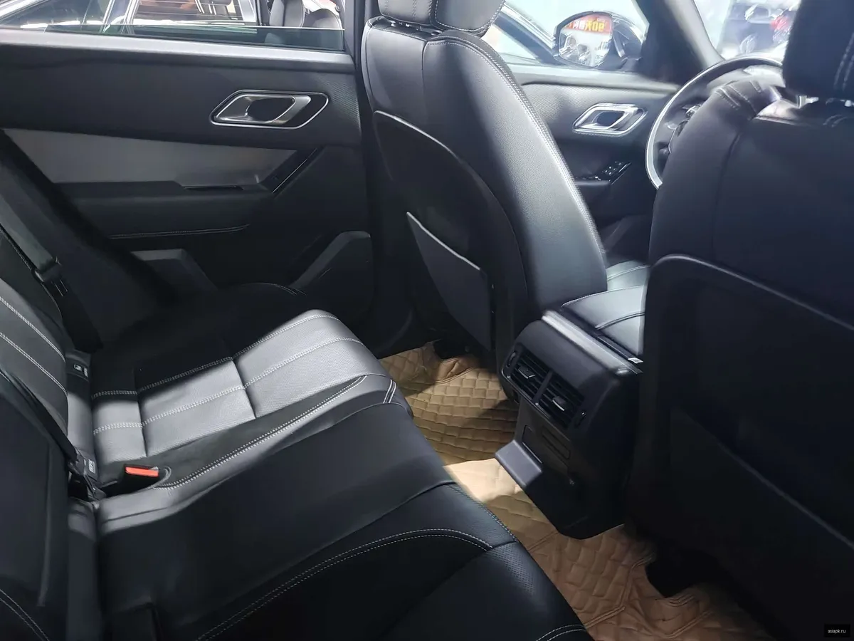 Land Rover Range Rover Velar 5