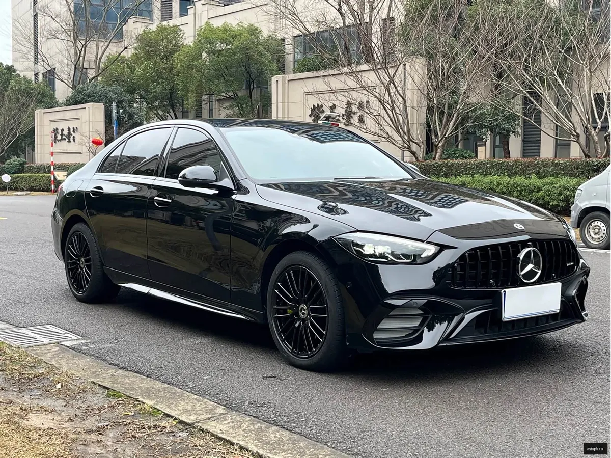 Mercedes-Benz C-Class 4