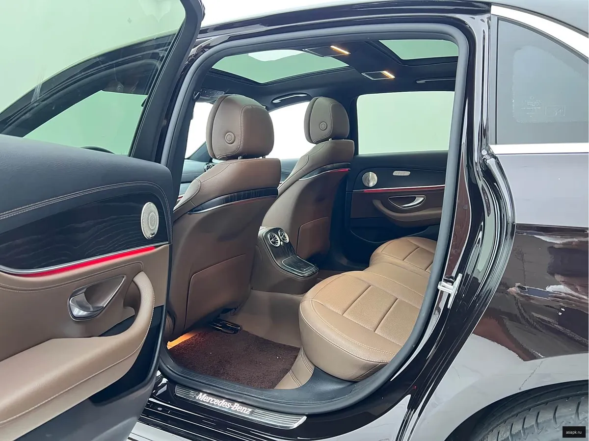 Mercedes-Benz E-Class 6