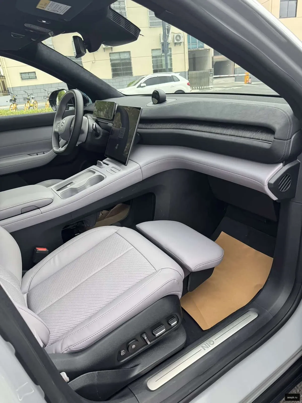 Nio EC6 6