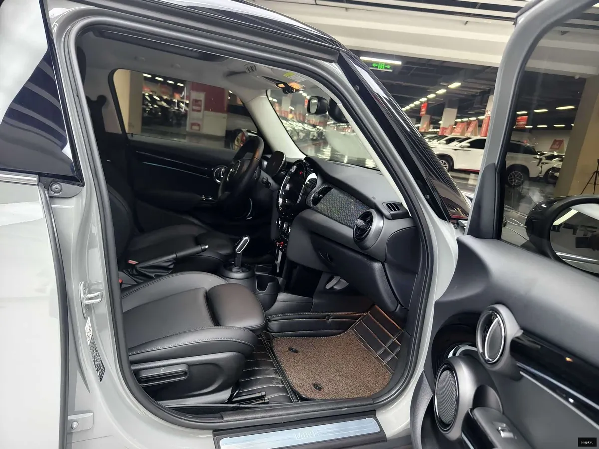 MINI Hatch 6