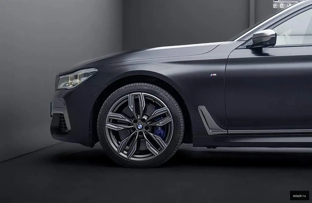 BMW 7-Series 5